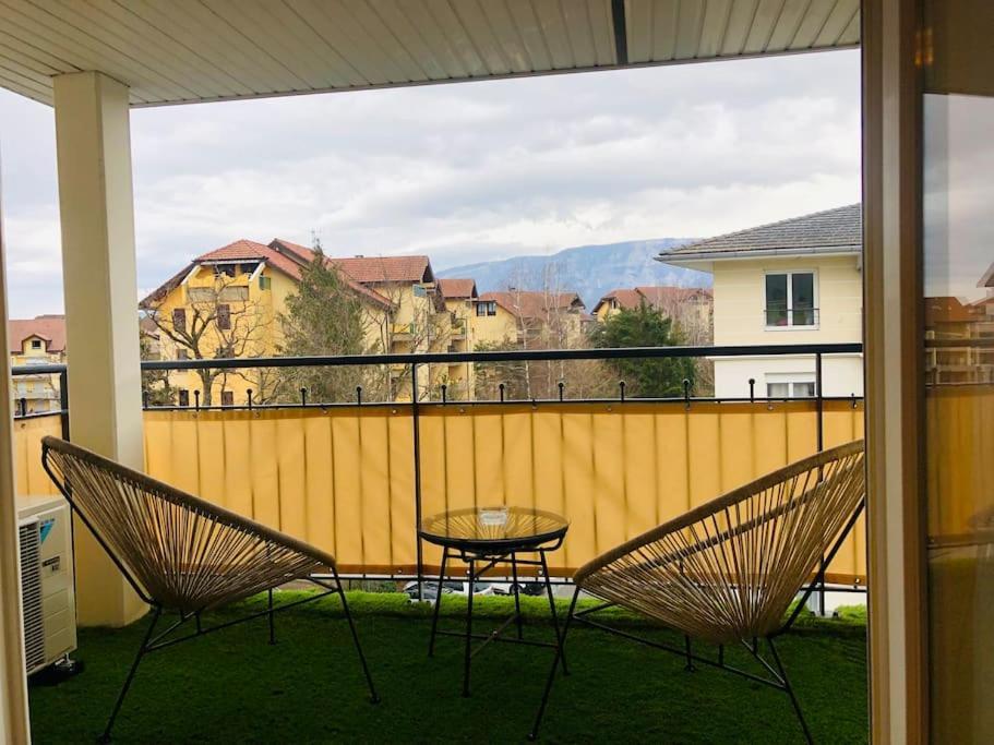 Cosy Apartement Near Geneva Saint-Julien-en-Genevois Exteriör bild