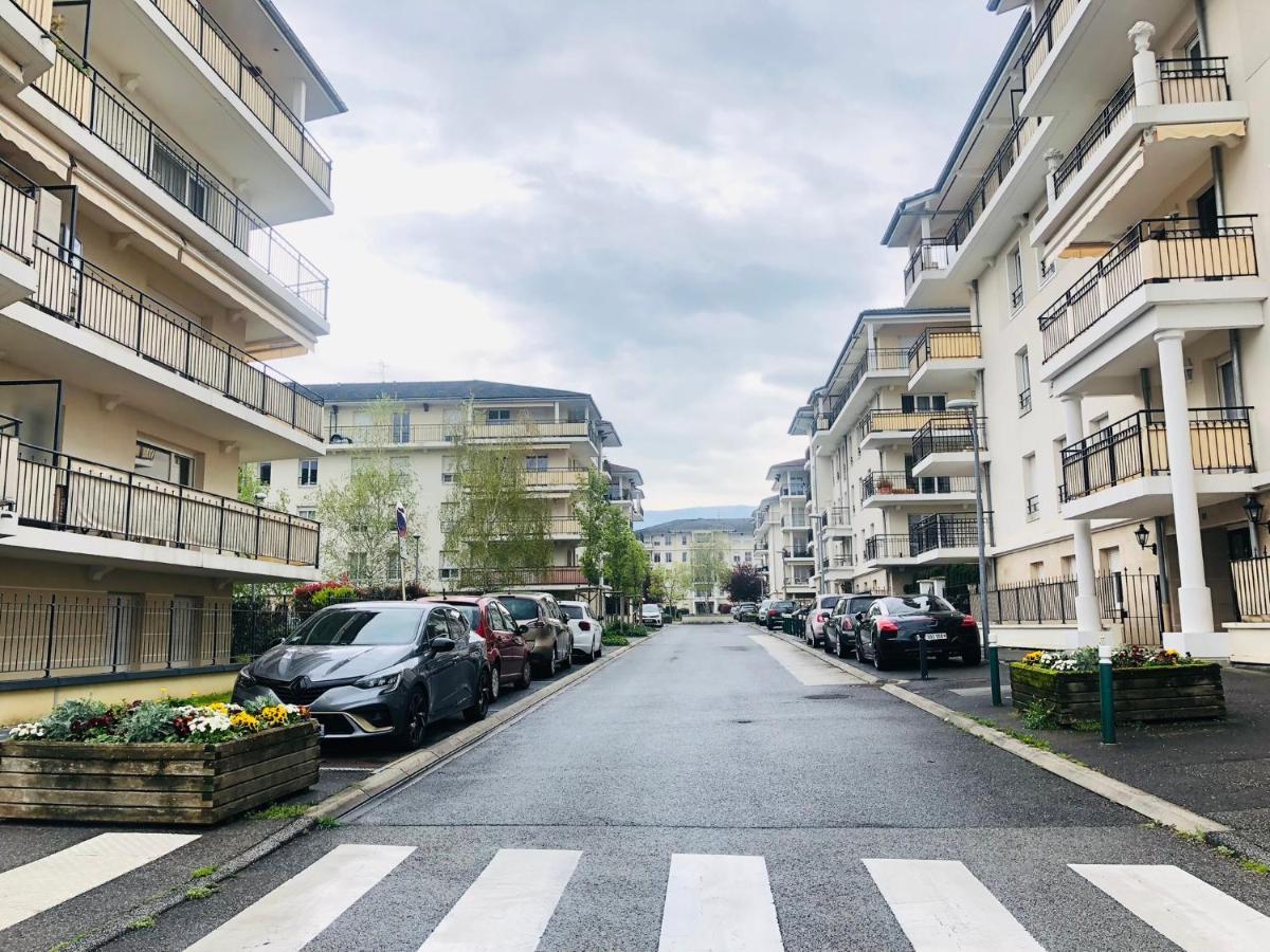 Cosy Apartement Near Geneva Saint-Julien-en-Genevois Exteriör bild