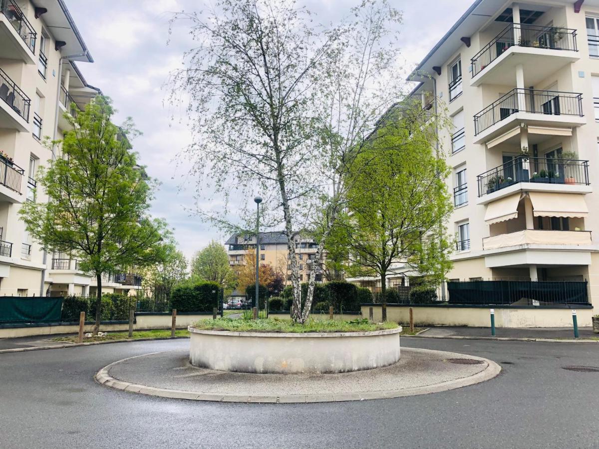 Cosy Apartement Near Geneva Saint-Julien-en-Genevois Exteriör bild